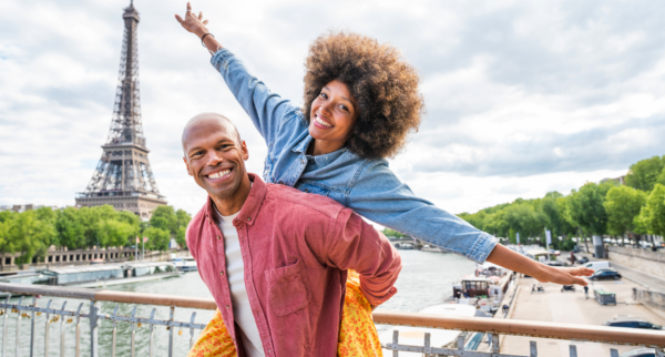 Pros and cons of travel credit cards